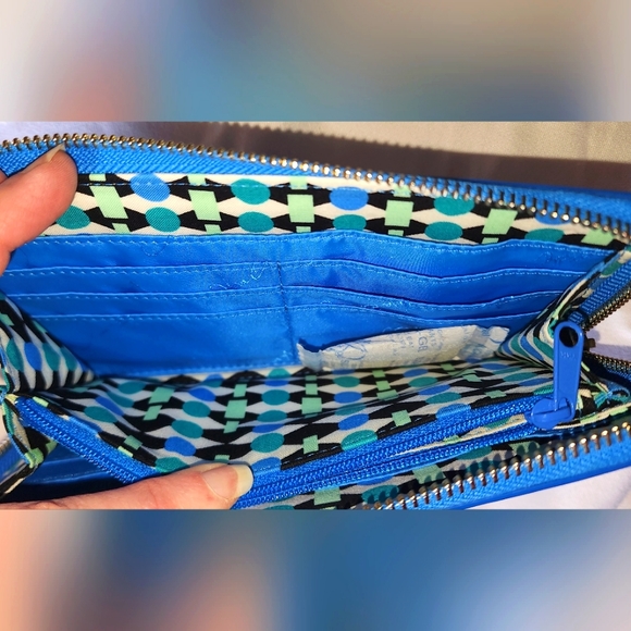 NWOT Vera Bradley Coastal Blue faux leather accordion wallet - Picture 2 of 8